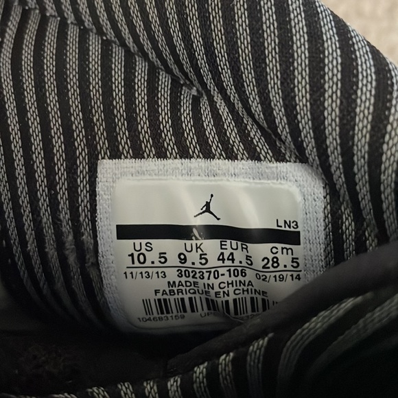 Air Jordan 9 Retro ‘Barons’ - Picture 2 of 7